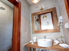 Beluu Seaview Hotel - Palau. Ensuite Bathroom.